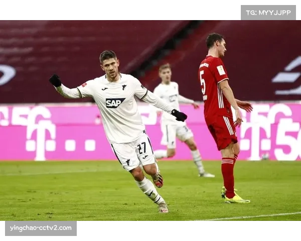 特写：霍芬海姆老将克拉马里奇打入俱乐部生涯第100球后的庆祝